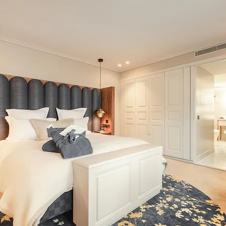 Hotel 717-2